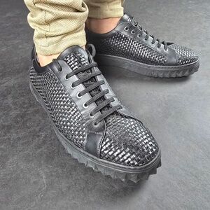 Salvatore Ferragamo Cube Woven Leather Sneakers – Men’s 9 M